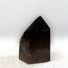 Load image into Gallery viewer, Smoky Quartz Isis Face Crystal