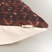 Load image into Gallery viewer, Elok Pillow