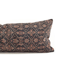 Load image into Gallery viewer, Koro Lumbar Pillow