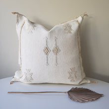 Load image into Gallery viewer, White Lace Sabra Silk Pillow