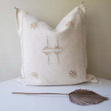 Load image into Gallery viewer, Dreamy White Sabra Silk Pillow