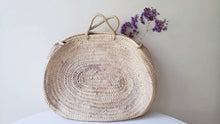 Load image into Gallery viewer, Oval Straw Basket
