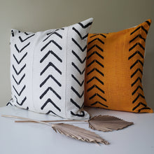 Load image into Gallery viewer, Tribal Block Printed Pillow